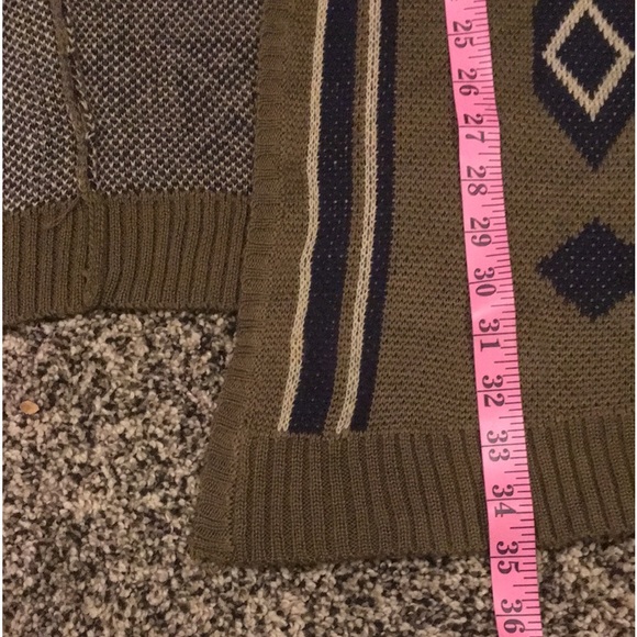 Very J women’s Small Boho Poncho Cover-Up, Southwestern Vibe, Tribal pattern - Picture 8 of 16